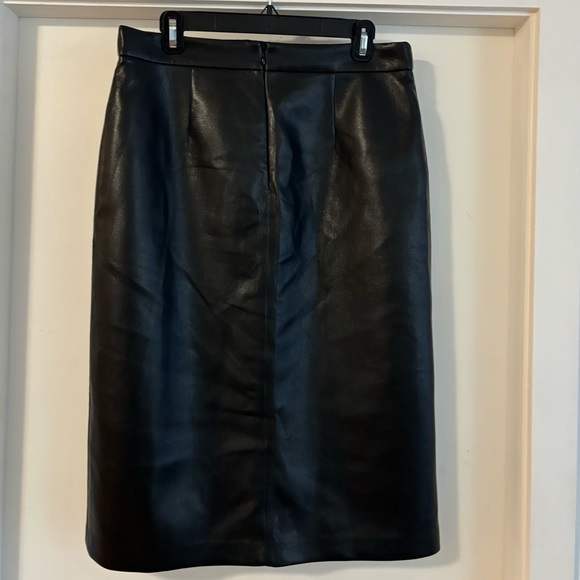 Aritzia - Wilfred - Patio Midi Skirt - Black Vegan Leather - Size 12 - Picture 6 of 8